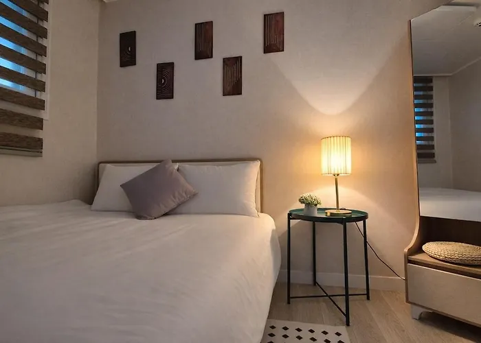 The Hari House-familly Near Jamsil Station Lotte World Apartment *